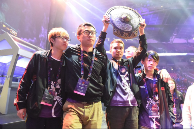 LPL春季赛今日首发名单：stay被换下 xing登场 圣枪哥重返赛场迎战AL