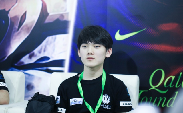 Mouz 在 BLAST Bounty Fall 2025 四分之一决赛中以 2：0 战胜 Astralis ，晋级半决赛。