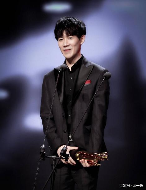 英雄联盟比赛：2020S10全球总决赛即将到来，LGD时隔五年再向顶峰发起挑战！