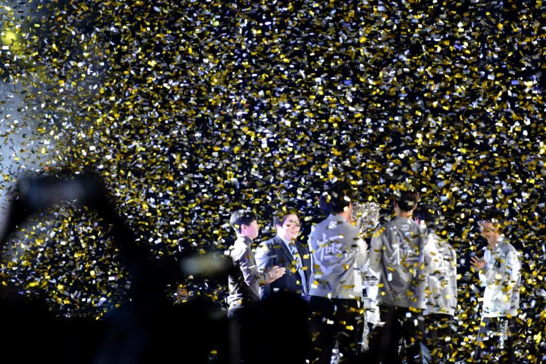 LPL春季赛今日海报比拼：RA-京疲力尽,WE-第十五战,TT-莫停歇